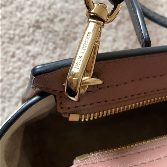 Michael kors side bag - Picture 4 of 7